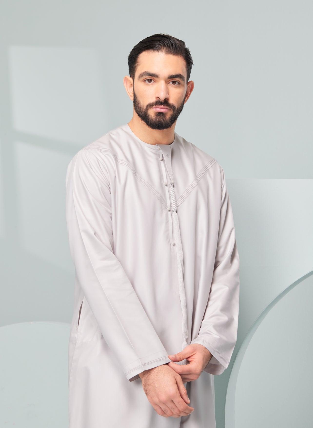 Emirati Emaar Thobe - Sleek modest wear for muslim men – Thobeluxe