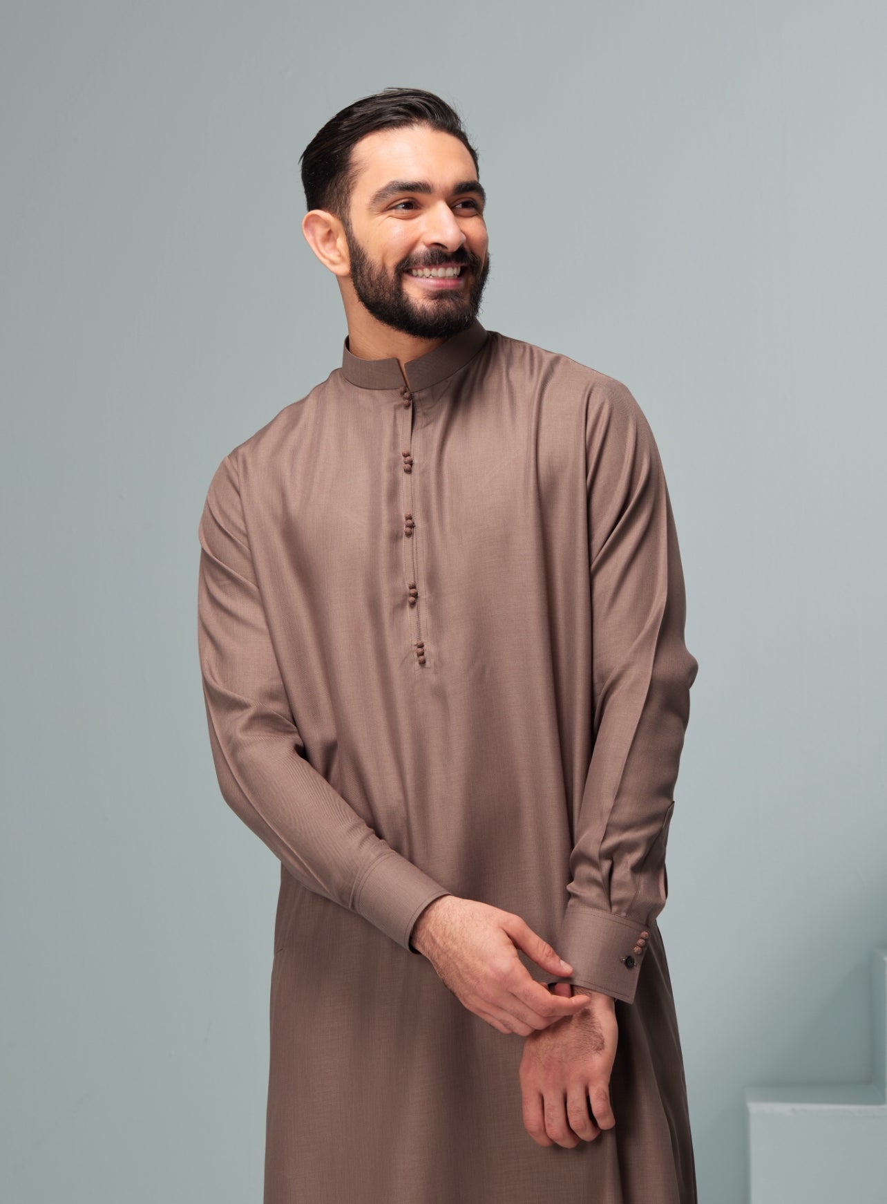 Mens Traditional Saudi Collared Thobe in Hazelnut Thobeluxe