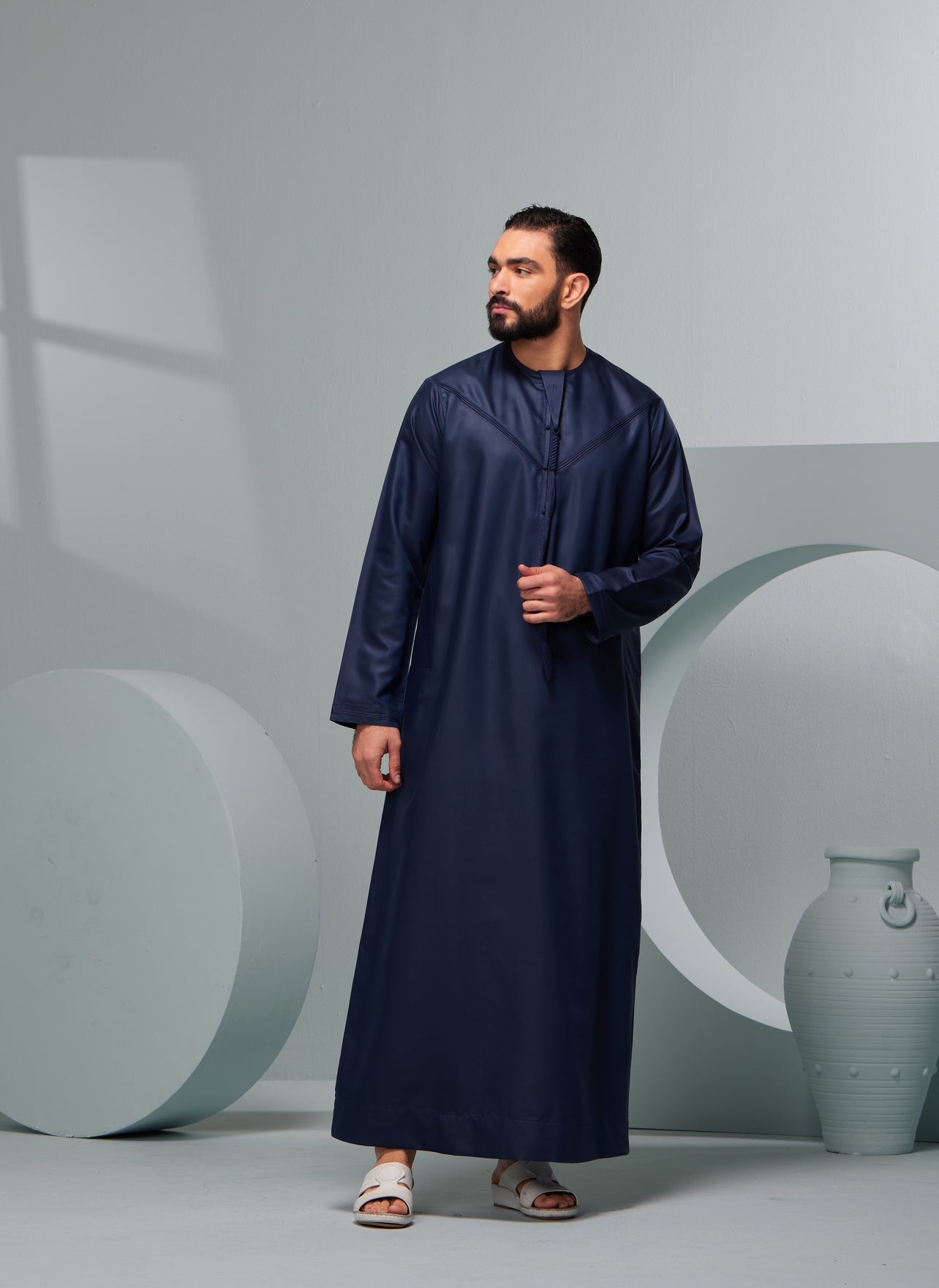 Men's Premium Emaar Thobe in Navy Blue with Tassel Thobeluxe