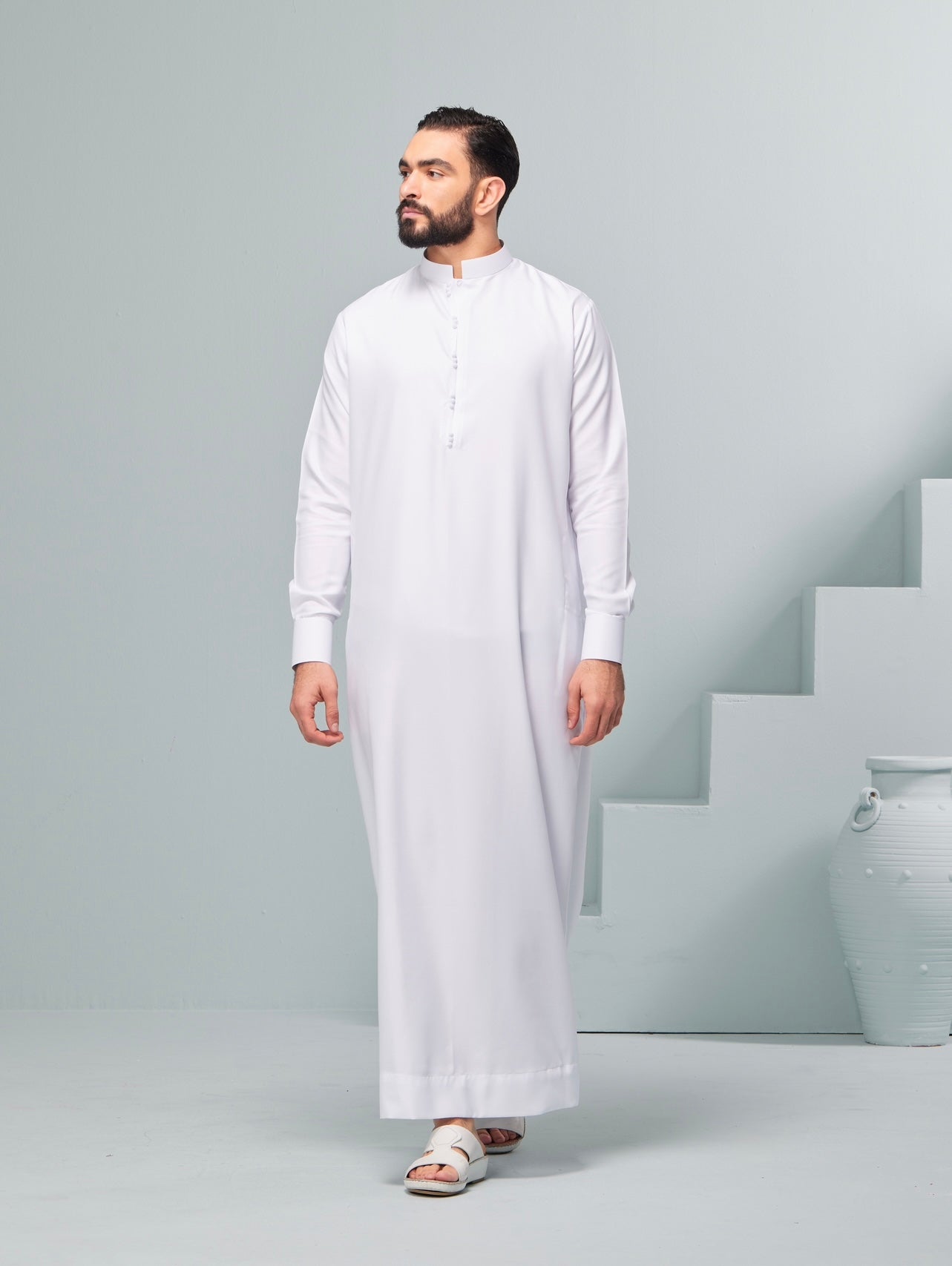 Men's Traditional Saudi Collared Thobe in White | Thobeluxe