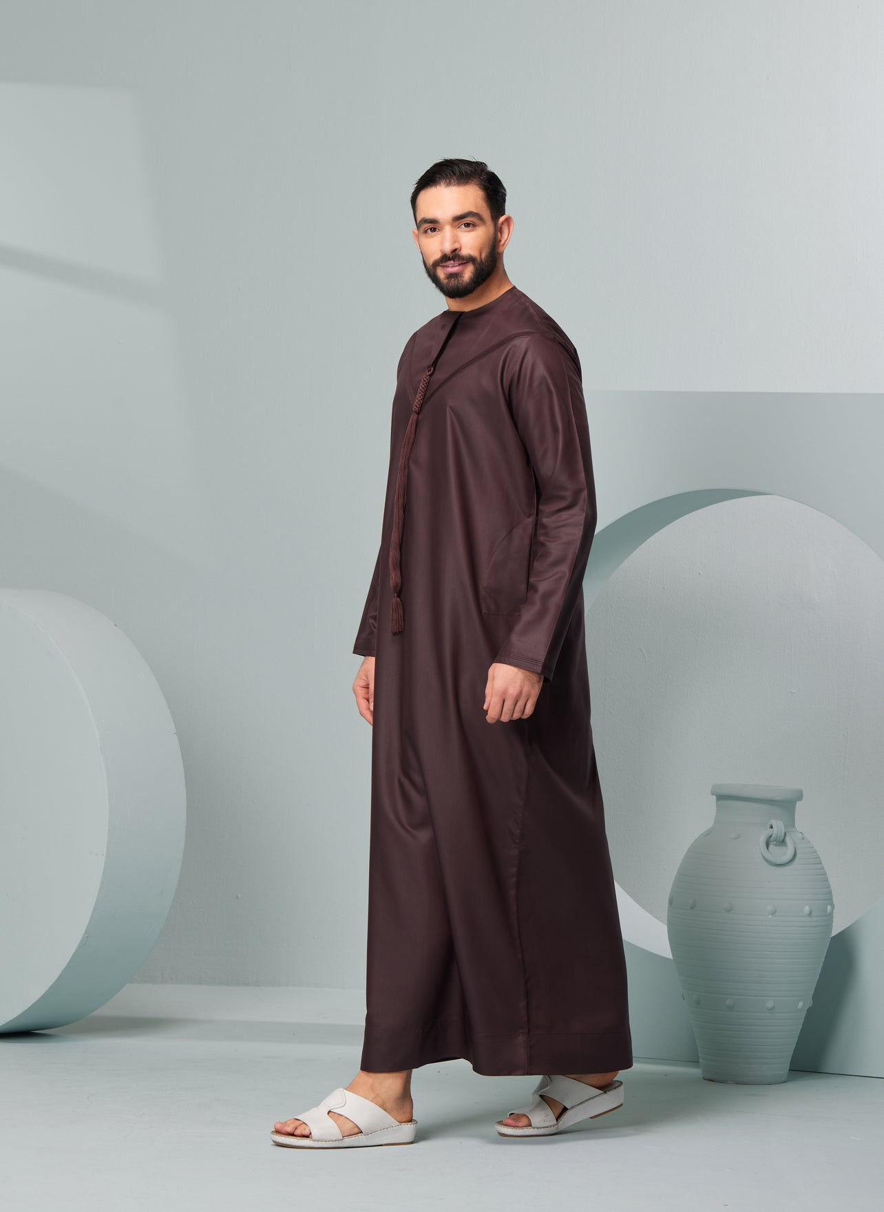 Men's Premium Emaar Thobe in Chestnut Brown with Tassel Thobeluxe