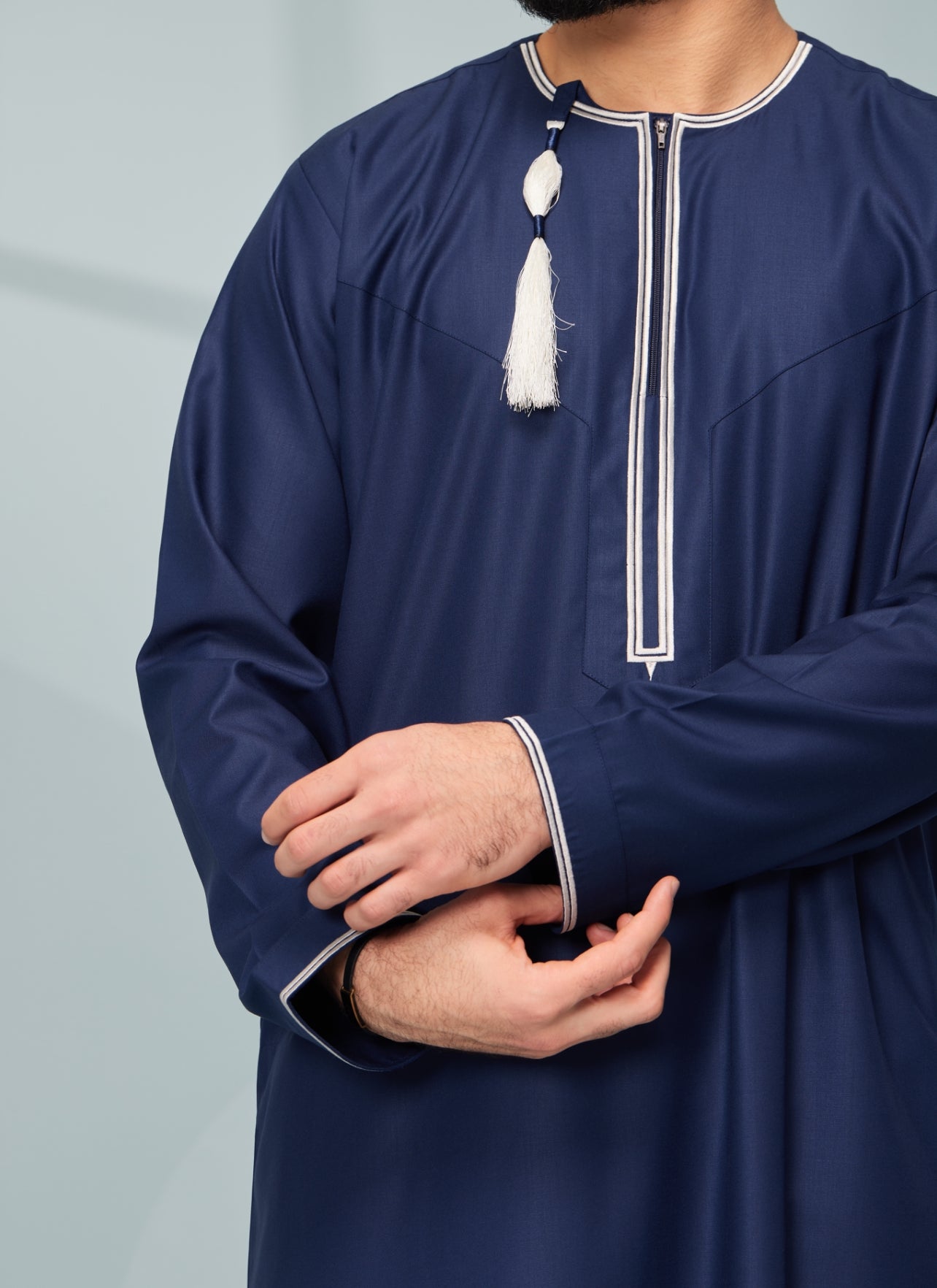 Men's Omani Style Thobe in Navy with Cream Tassel