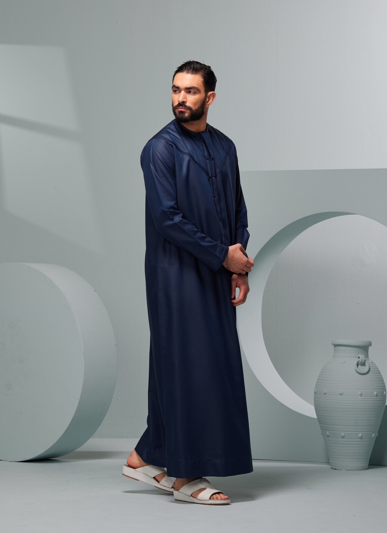 Men's Premium Emaar Thobe in Navy Blue with Tassel Thobeluxe