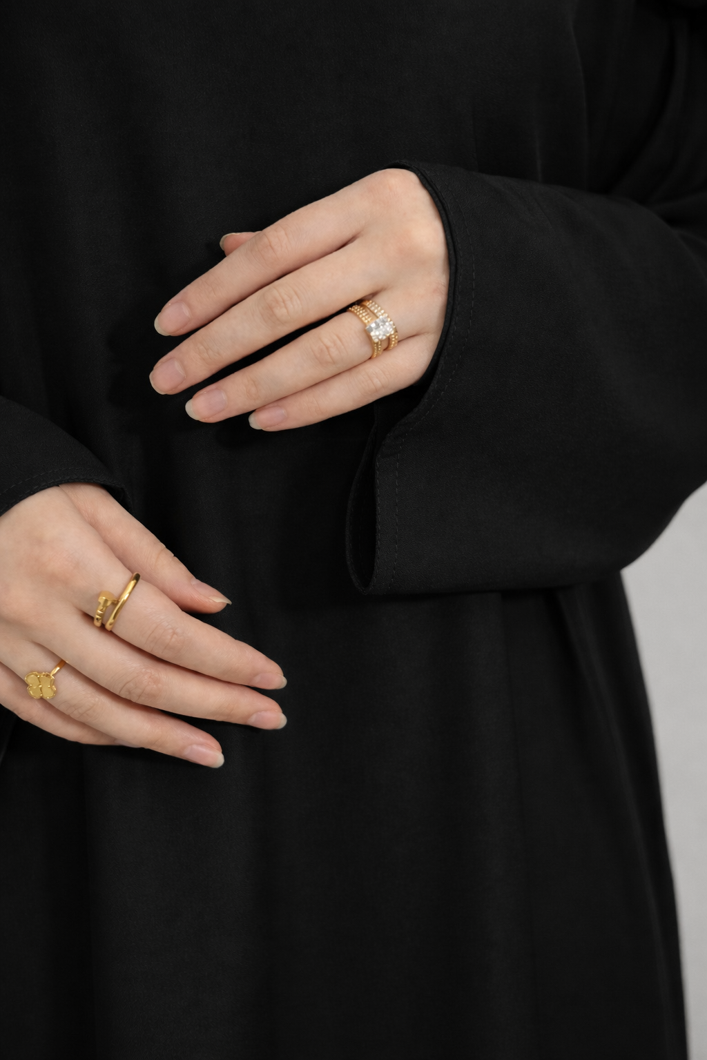 Black Closed Abaya TL Essentials